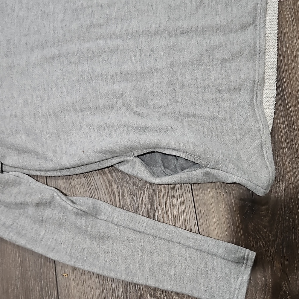 Grey pullover with open back - Picture 3 of 4